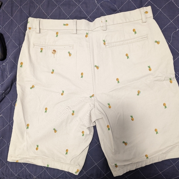 Old Navy Men's Khaki Pattern Shorts Sz 36 - Picture 2 of 2